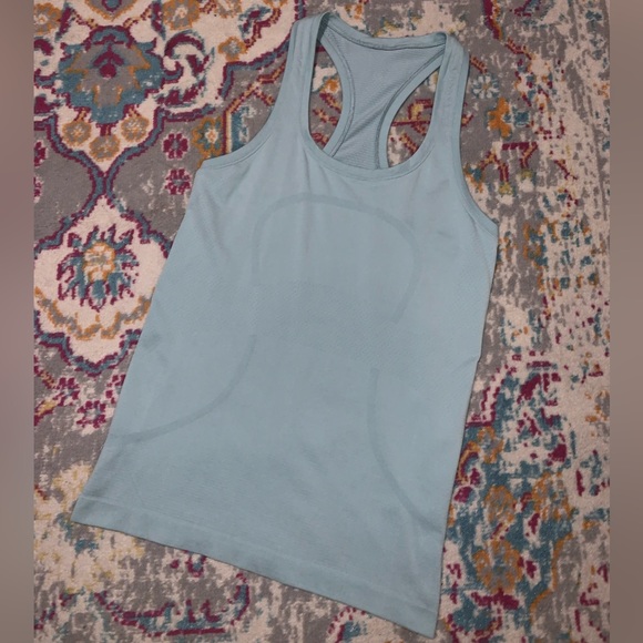 Lululemon Size 6 tank - Picture 1 of 5